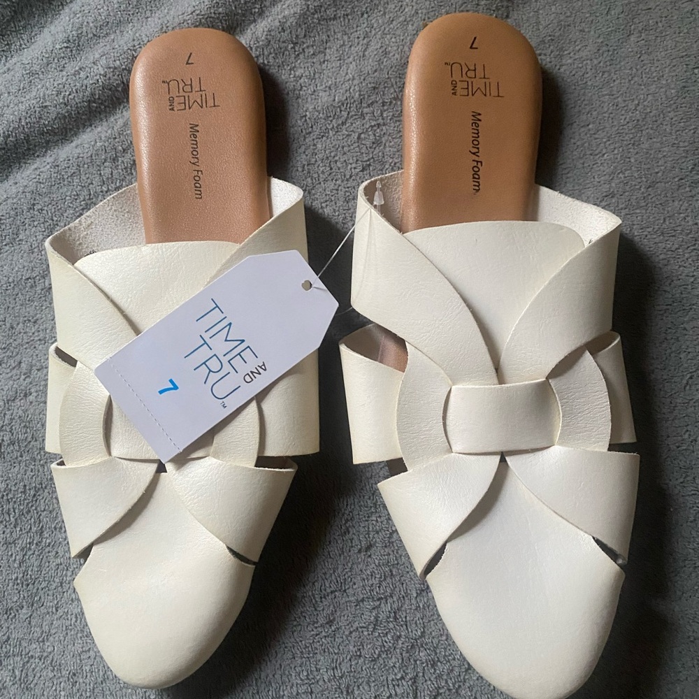 Woman’s sandles